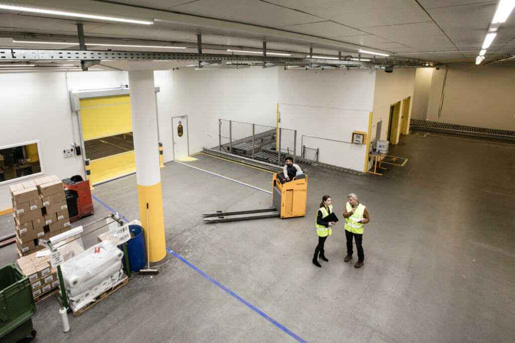 act - Post Villmergen, Act Berater Marc Wunderlich und Post Immobilienbewirtschafterin Sarah Frank.